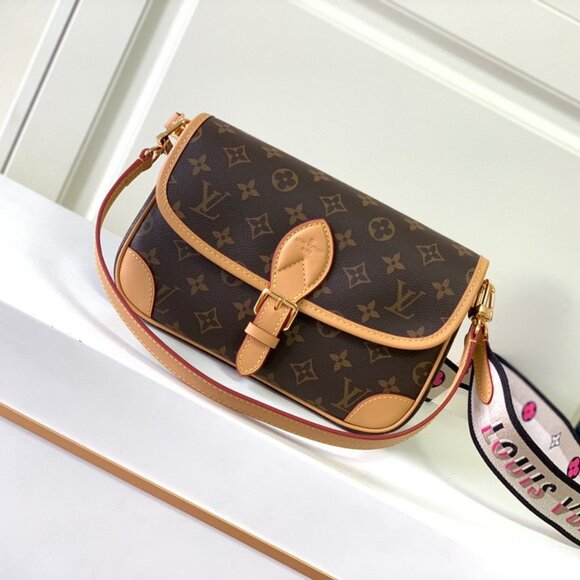 Louis Vuitton Bags Louis Vuitton Diane Pm Classic Flower Underarm